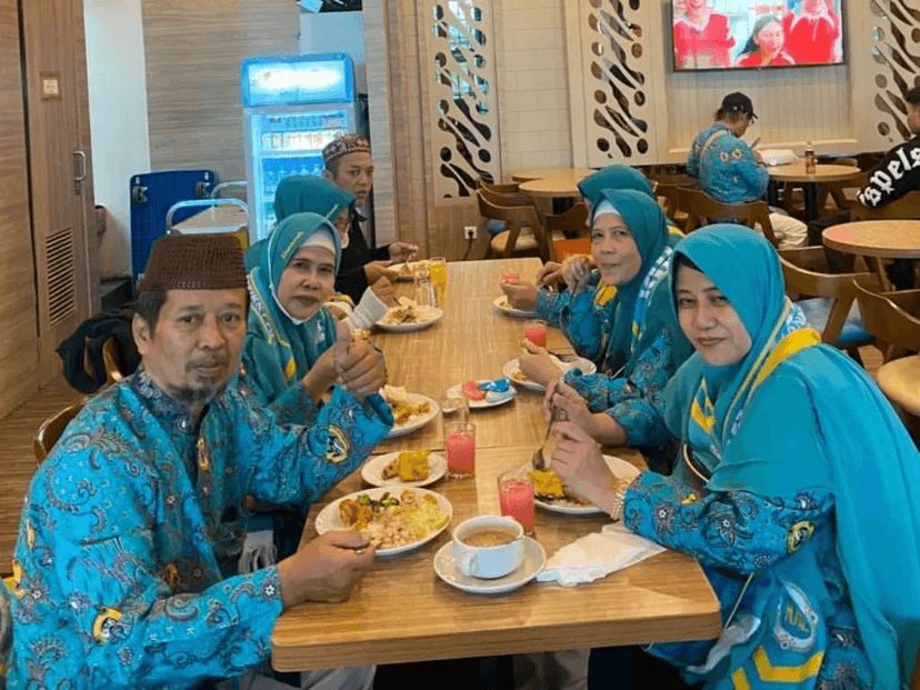 Khazzanah Tours Jakarta - Makan Bersama Jamaah