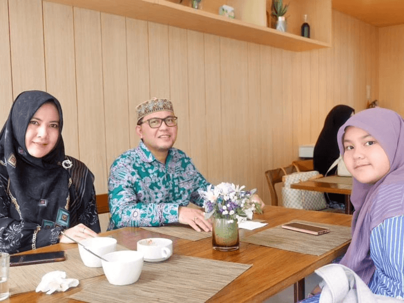 Khazzanah Tours Jakarta - Makan Bersama Ustadz